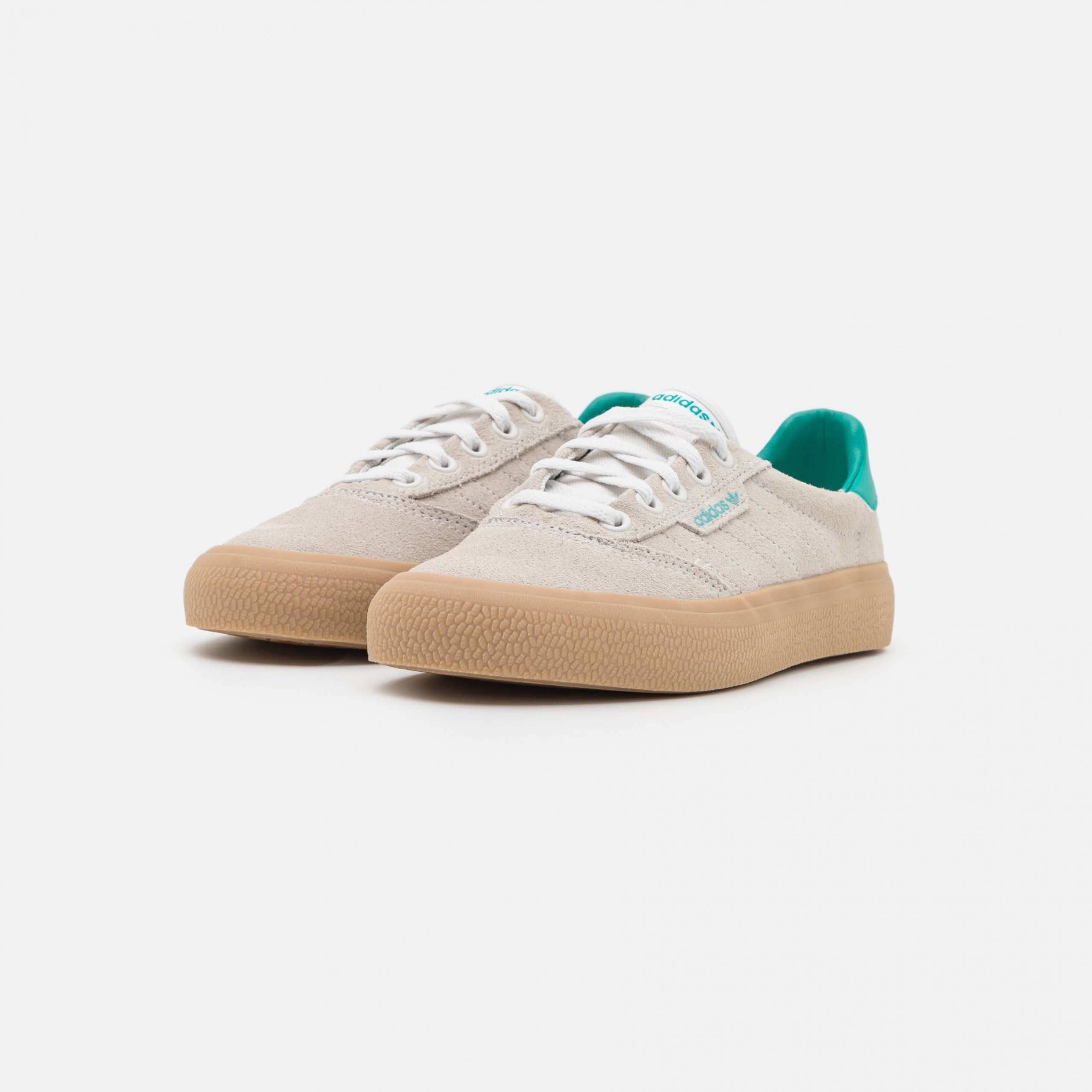 Фото № 2 с приближением к товару «‎Adidas »