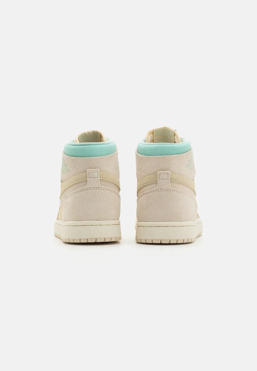 Фото № 3 с приближением к товару «‎AIR JORDAN 1 ZOOM CMFT»