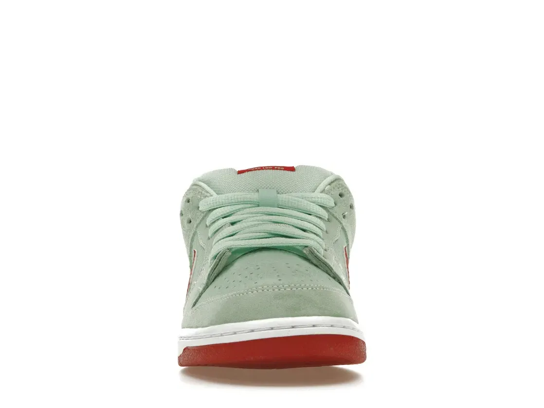 Фото № 2 с приближением к товару «‎Nike SB Dunk Low Medium Mint Gym Red»