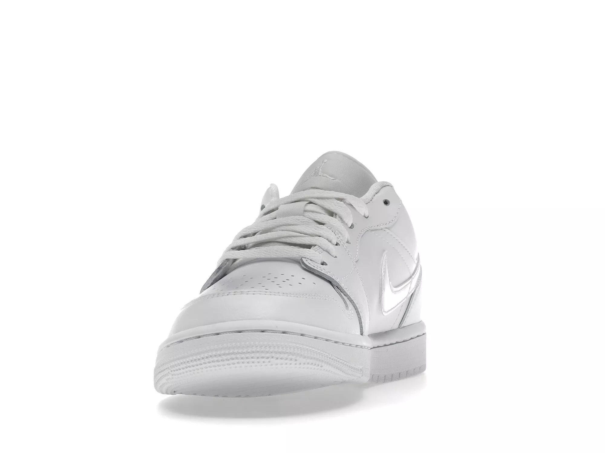Фото № 5 с приближением к товару «‎Jordan 1 Low Triple White (2022) »