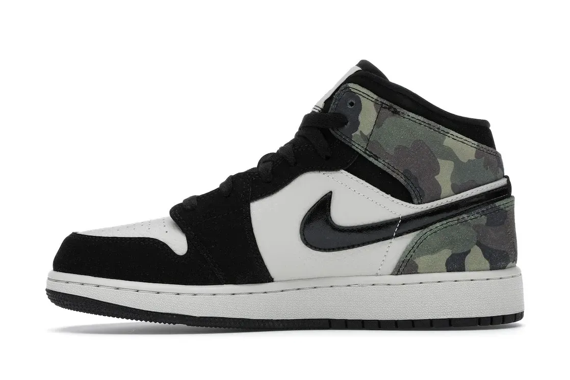 Фото № 3 с приближением к товару «‎Jordan 1 Mid Camo »