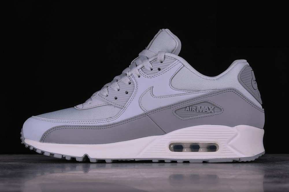 Фото № 4 с приближением к товару «‎Nike Air Max 90 Essential Wolf »