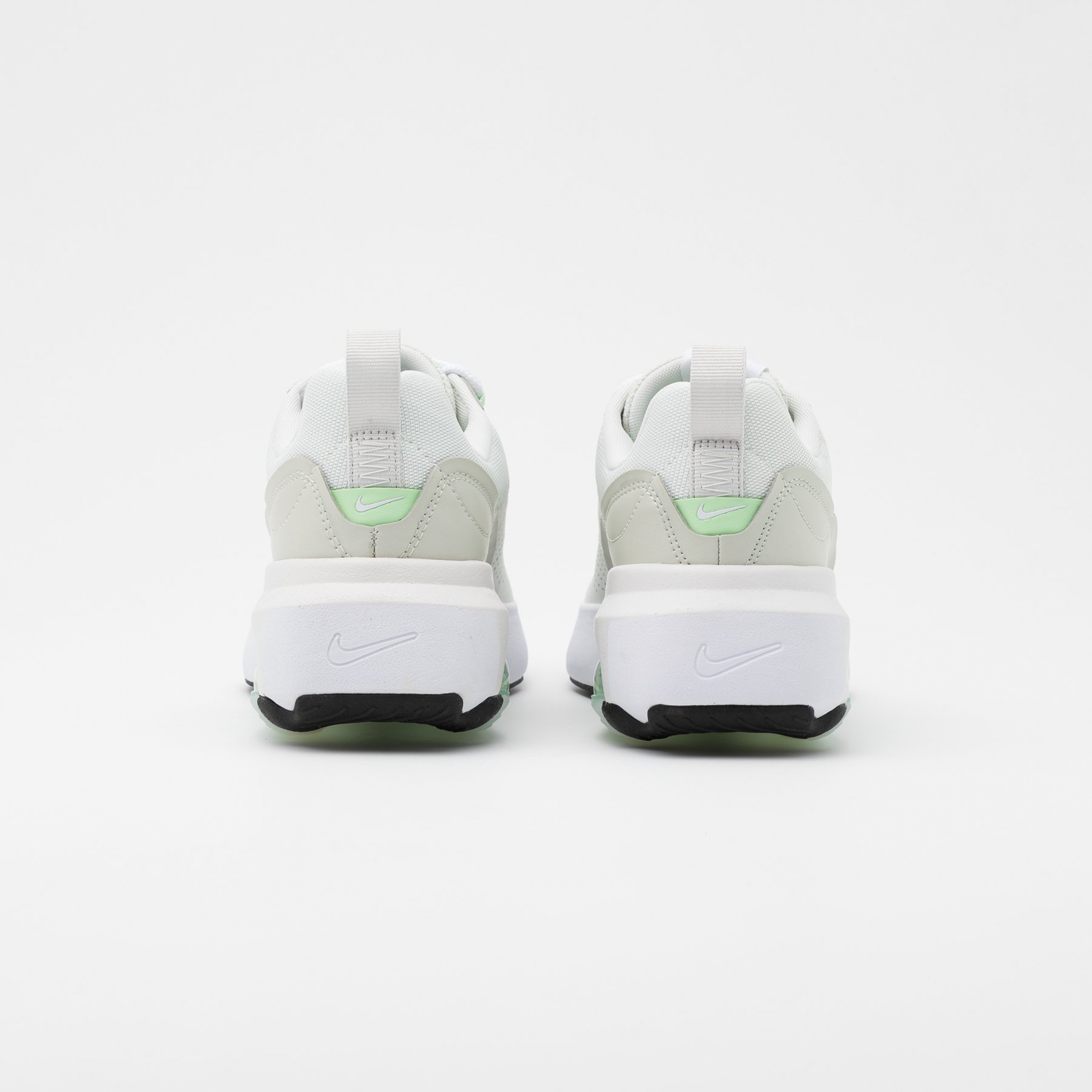 Фото № 4 с приближением к товару «‎Nike Air Max Verona »