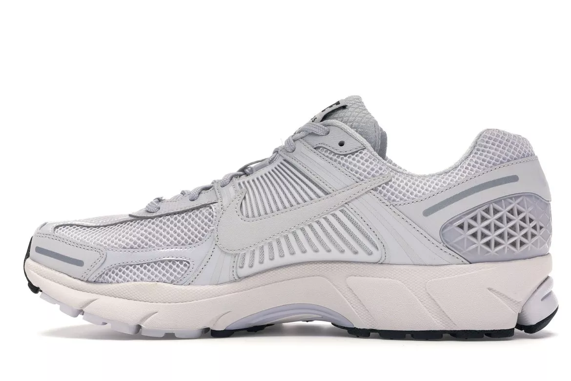 Фото № 3 с приближением к товару «‎Nike Zoom Vomero 5 SP Vast Grey»