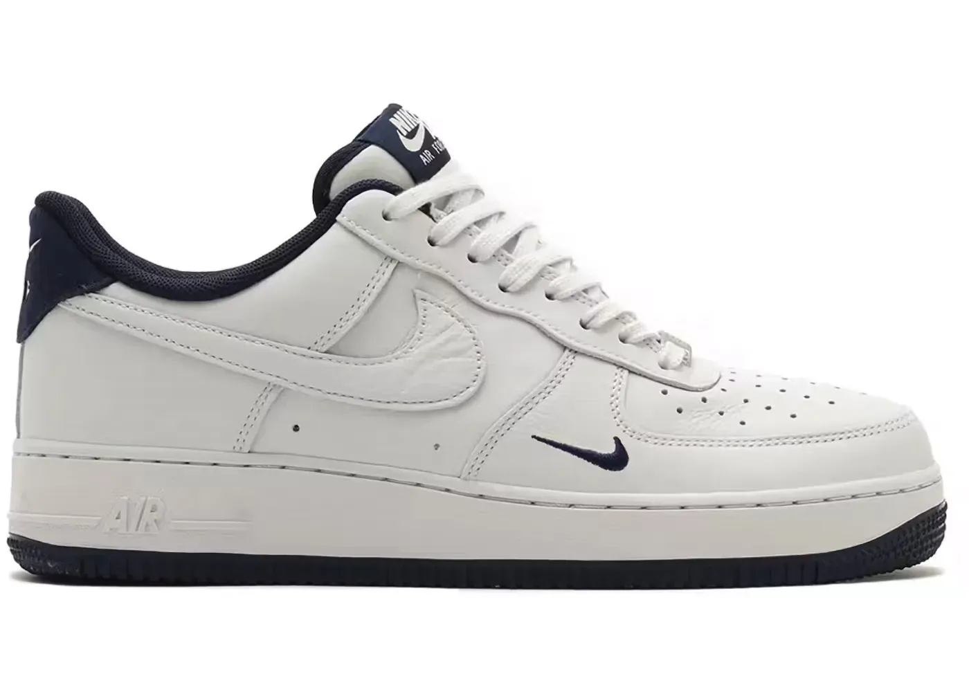 Nike Air Force 1 Low '07 LV8