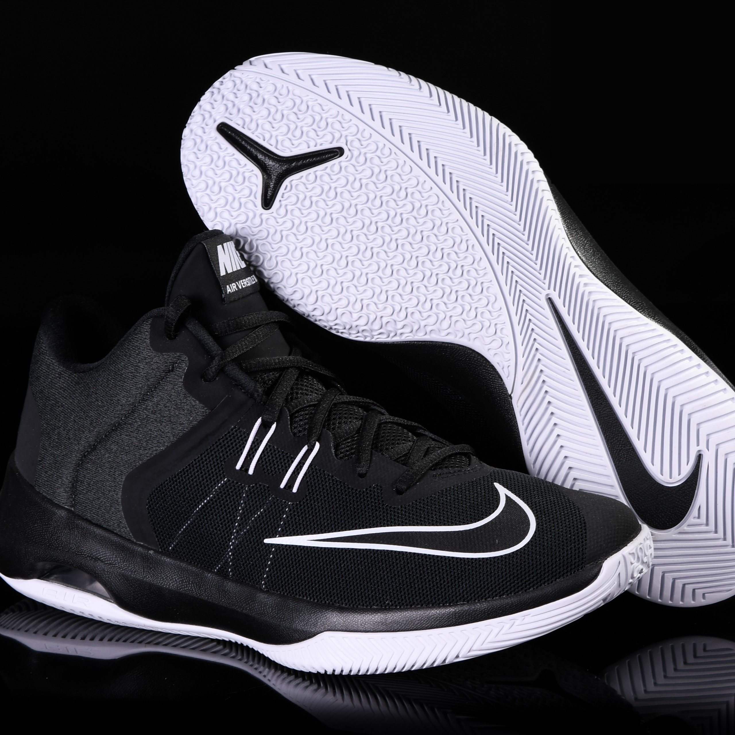 Фото № 2 с приближением к товару «‎Nike Air Versitile II»