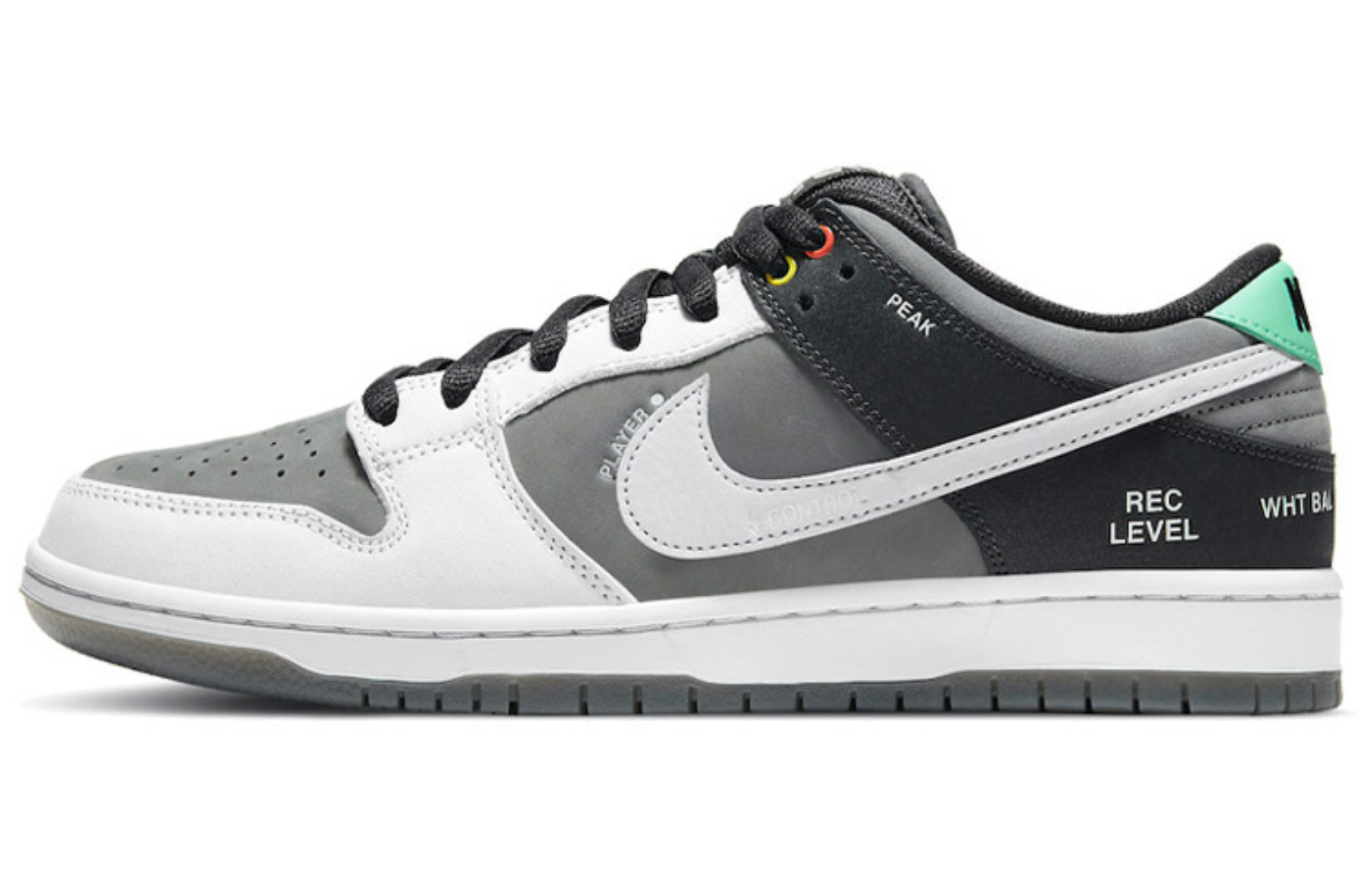 Фото № 1 с приближением к товару «‎Nike Sb Dunk Low Pro Iso Skate Shoes Vx1000 Camcorder»
