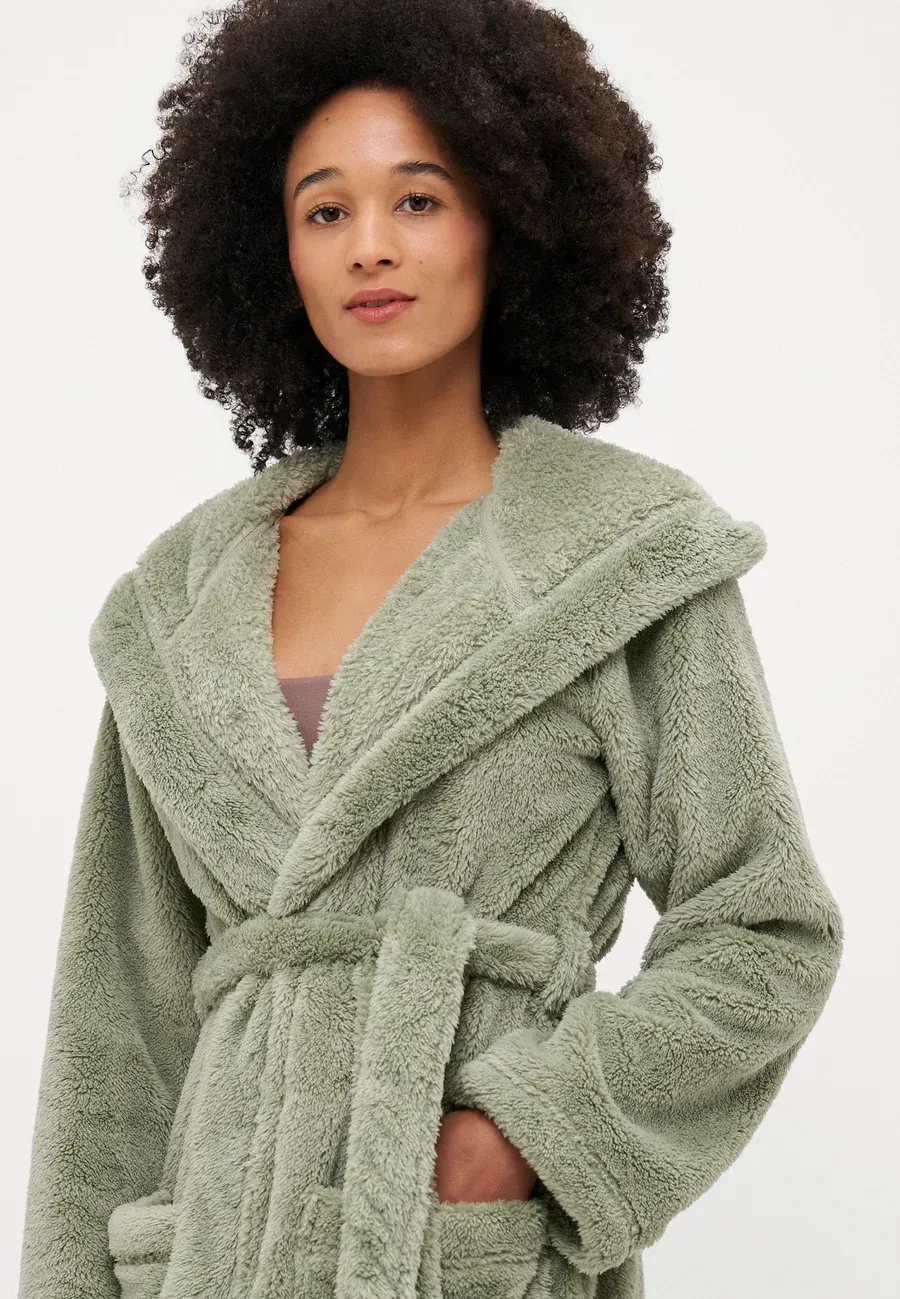 Фото № 4 с приближением к товару «‎AARTI»