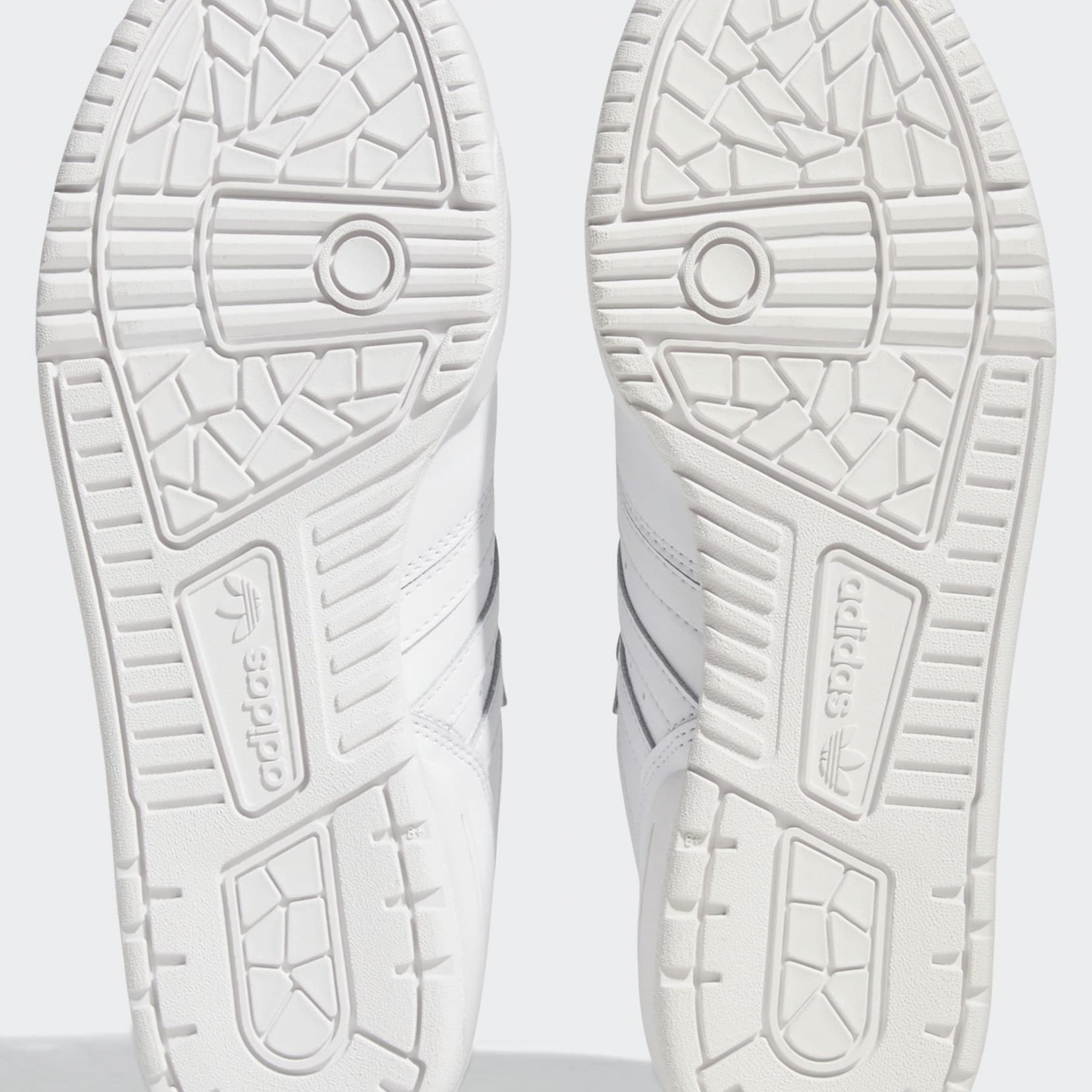 Фото № 3 с приближением к товару «‎Adidas Rivalry »