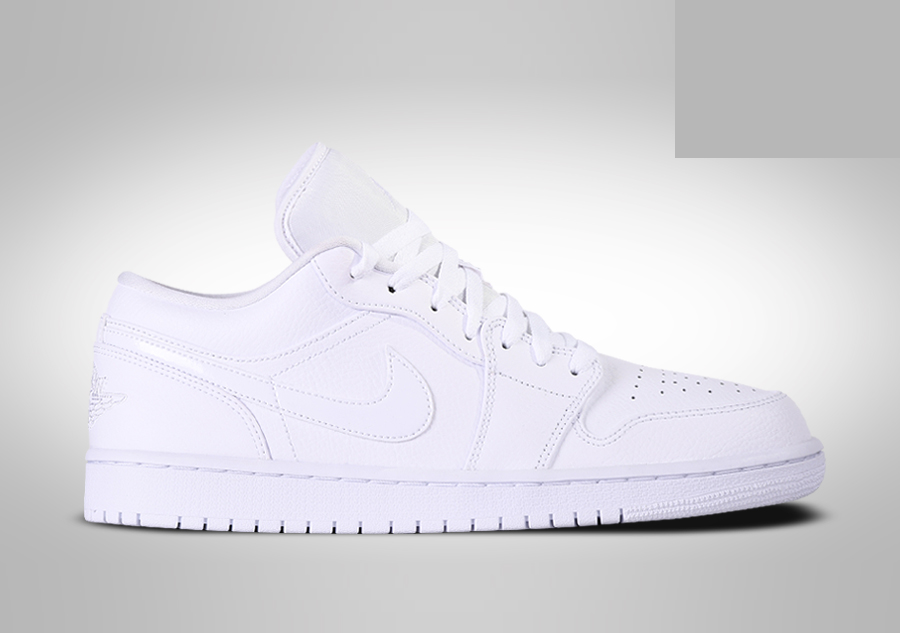 Фото № 1 с приближением к товару «‎Nike Air Jordan 1 Retro Triple »