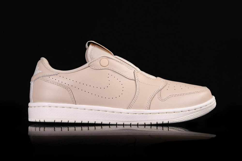 Фото № 2 с приближением к товару «‎Wmns Air Jordan 1 Low Slip-On 'Desert Ore'»