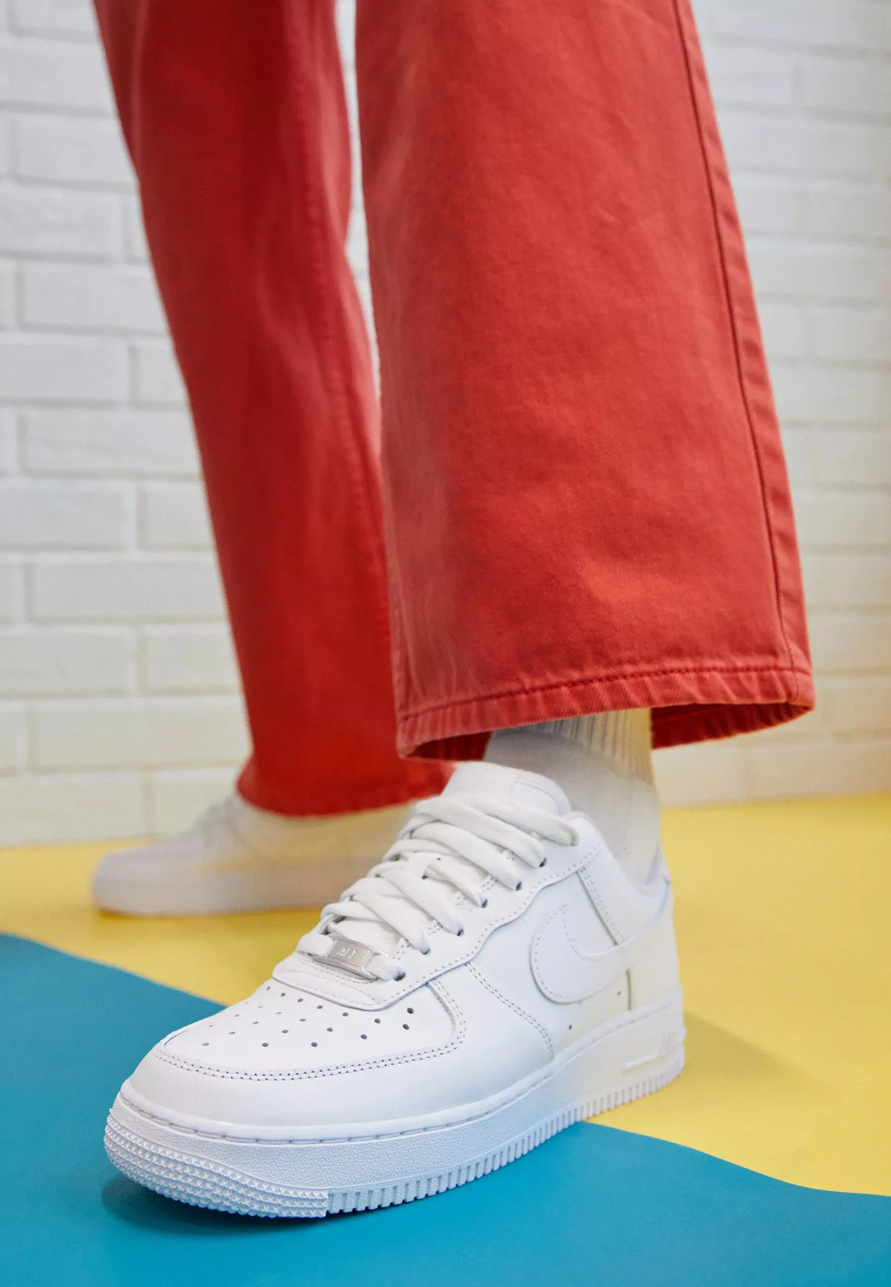 Фото № 2 с приближением к товару «‎AIR FORCE 1 '07 REC»