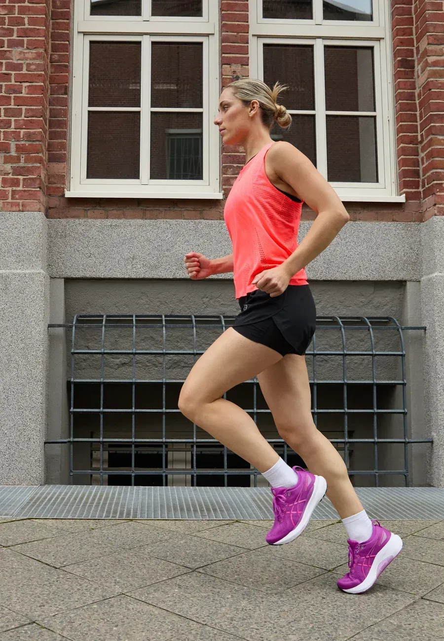 Фото № 3 с приближением к товару «‎GEL-KAYANO 31»