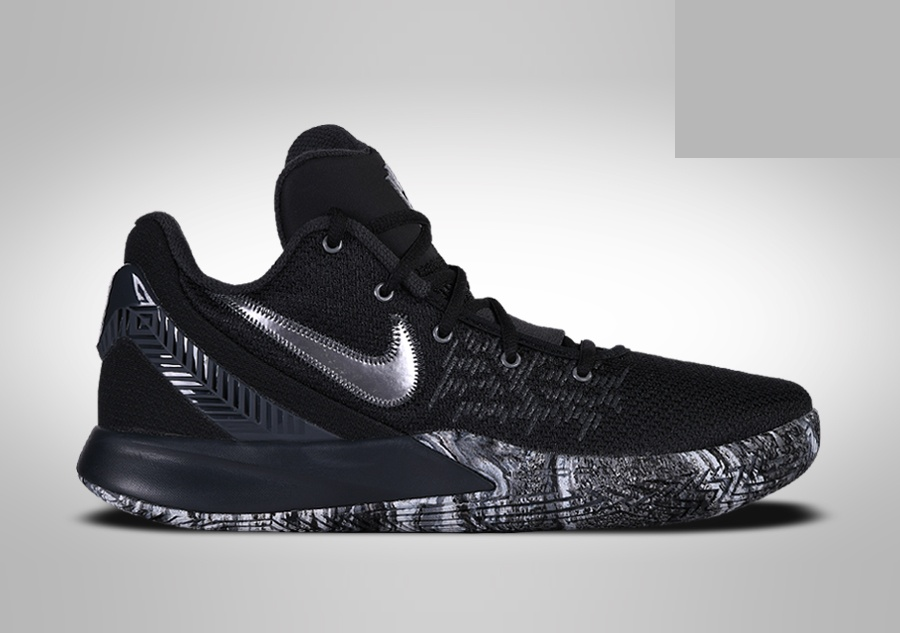 Фото № 1 с приближением к товару «‎Nike Kyrie Flytrap II Chrome»
