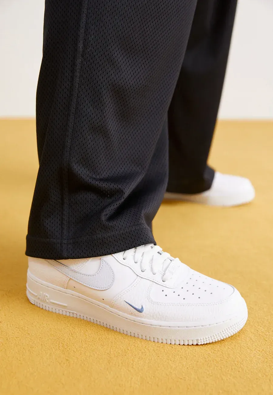 Фото № 2 с приближением к товару «‎AIR FORCE 1 '07»