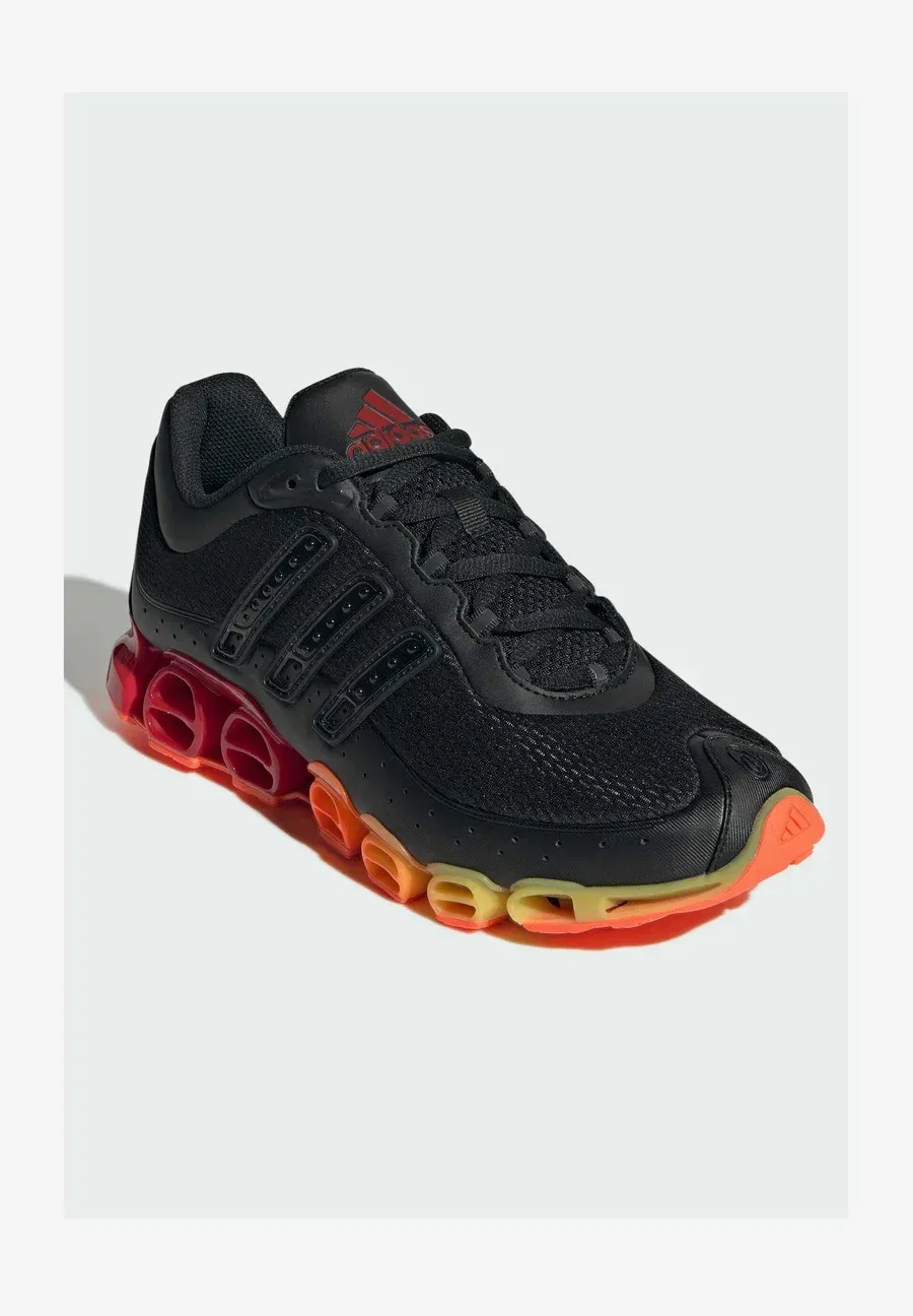Фото № 2 с приближением к товару «‎Trainers»