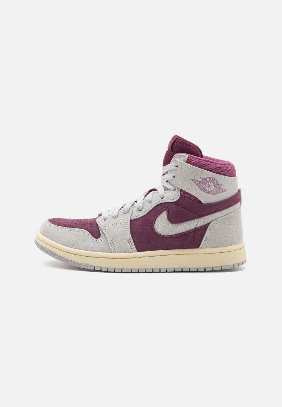 Фото № 1 с приближением к товару «‎AIR JORDAN 1 ZOOM CMFT»