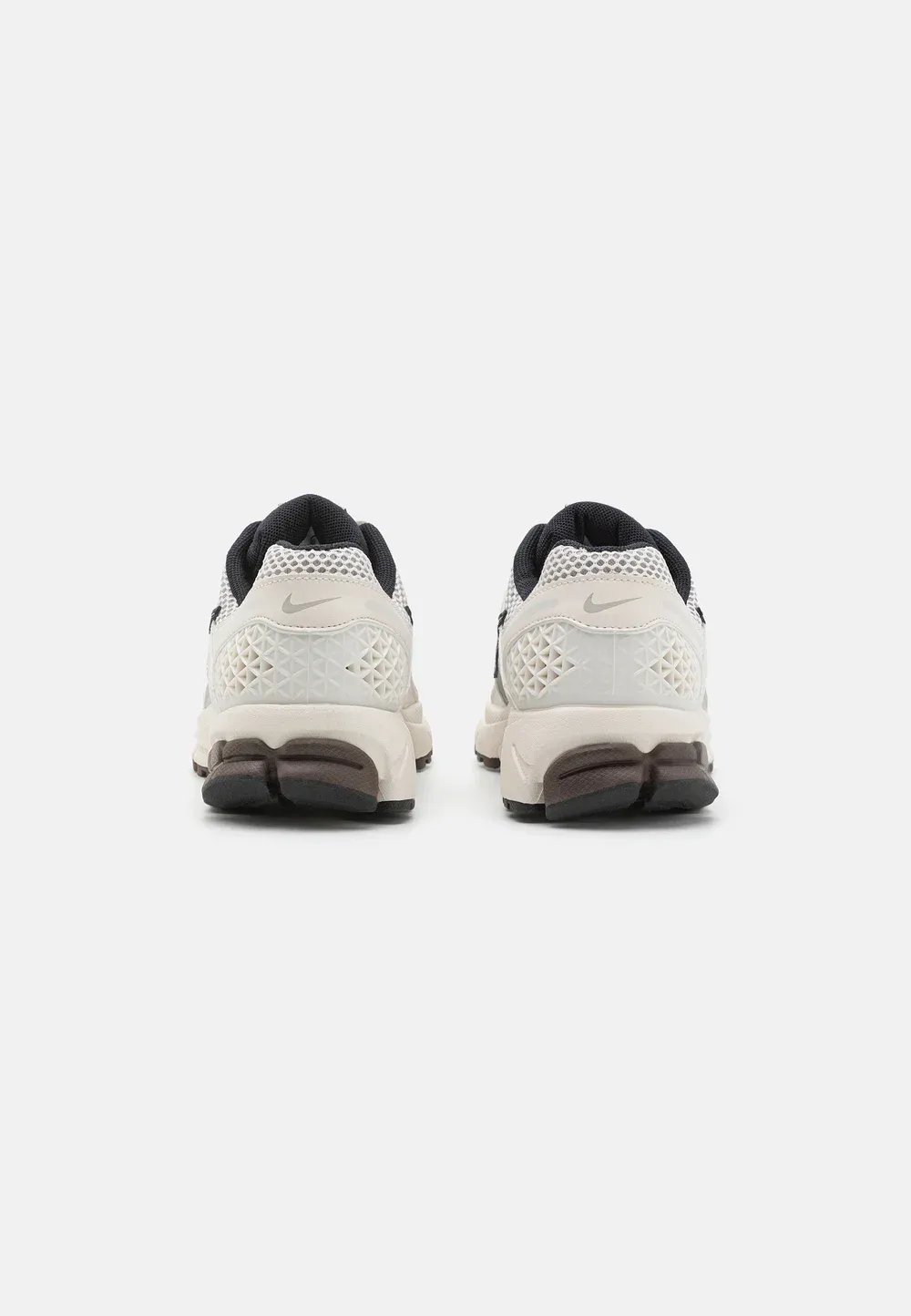 Фото № 3 с приближением к товару «‎ZOOM VOMERO 5»