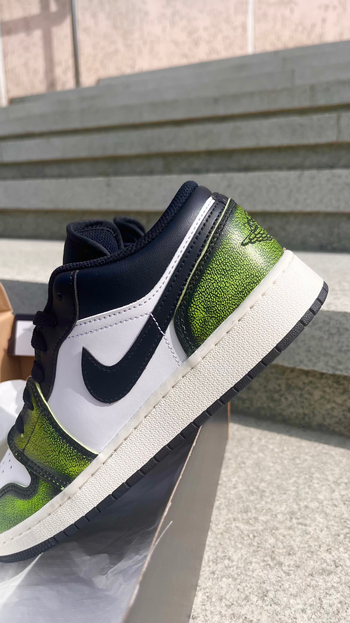 Фото № 3 с приближением к товару «‎Air Jordan 1 Low»