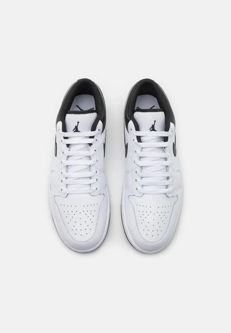 Фото № 4 с приближением к товару «‎AIR JORDAN 1 LOW»