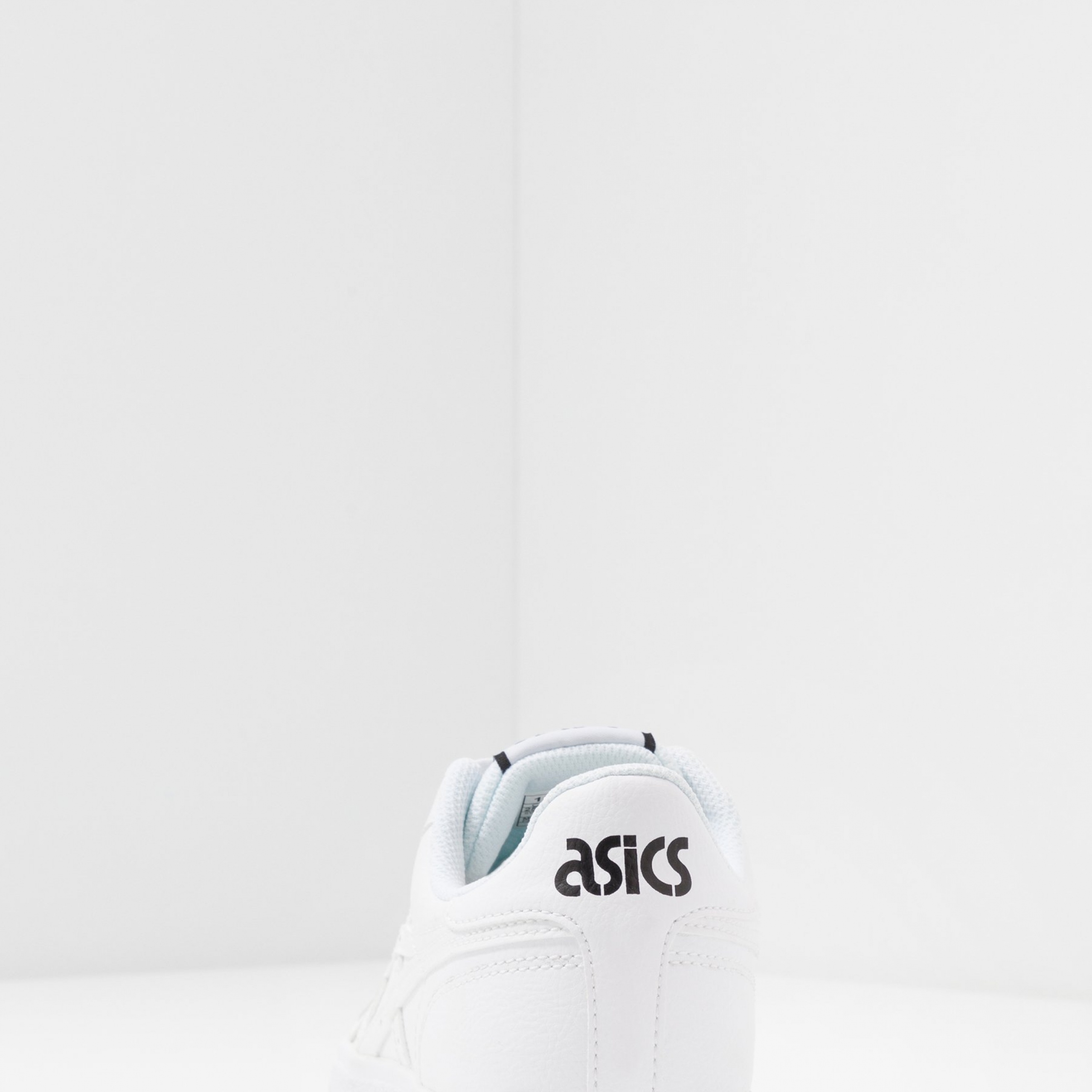 Фото № 4 с приближением к товару «‎Asics Classic CT »