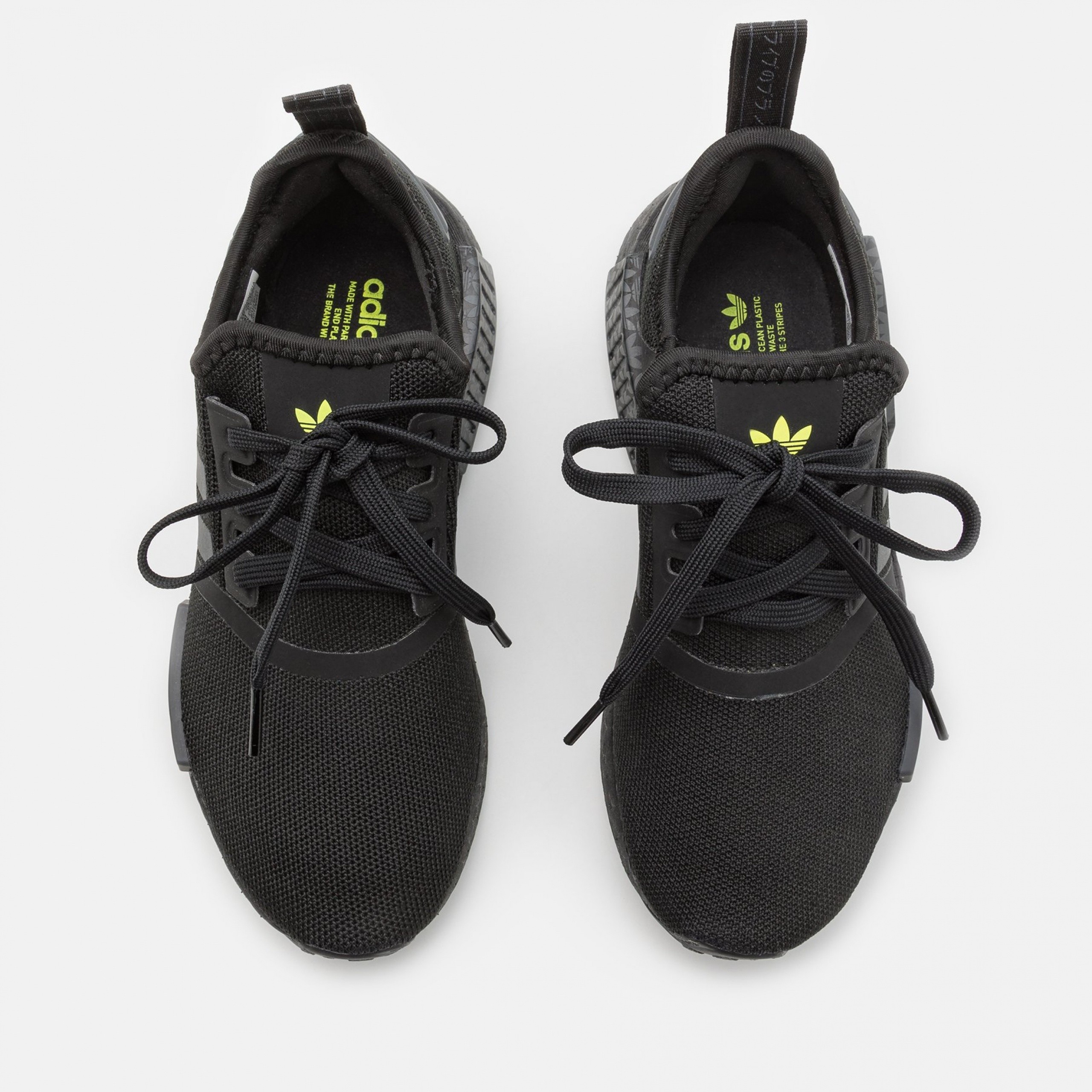 Фото № 4 с приближением к товару «‎Adidas Nmd_r1 »