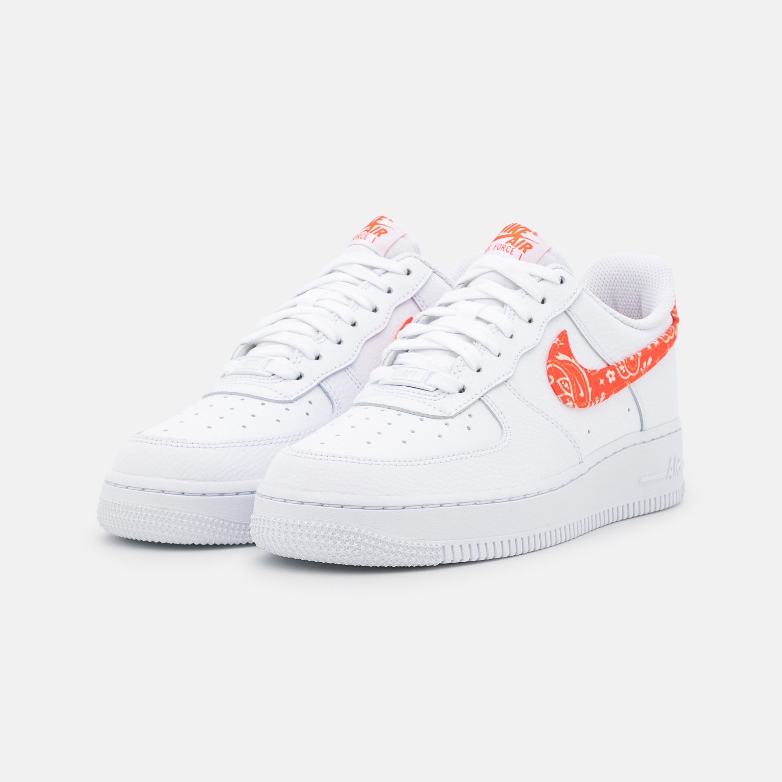 Фото № 2 с приближением к товару «‎Nike Air Force 1 ’07 Ess »