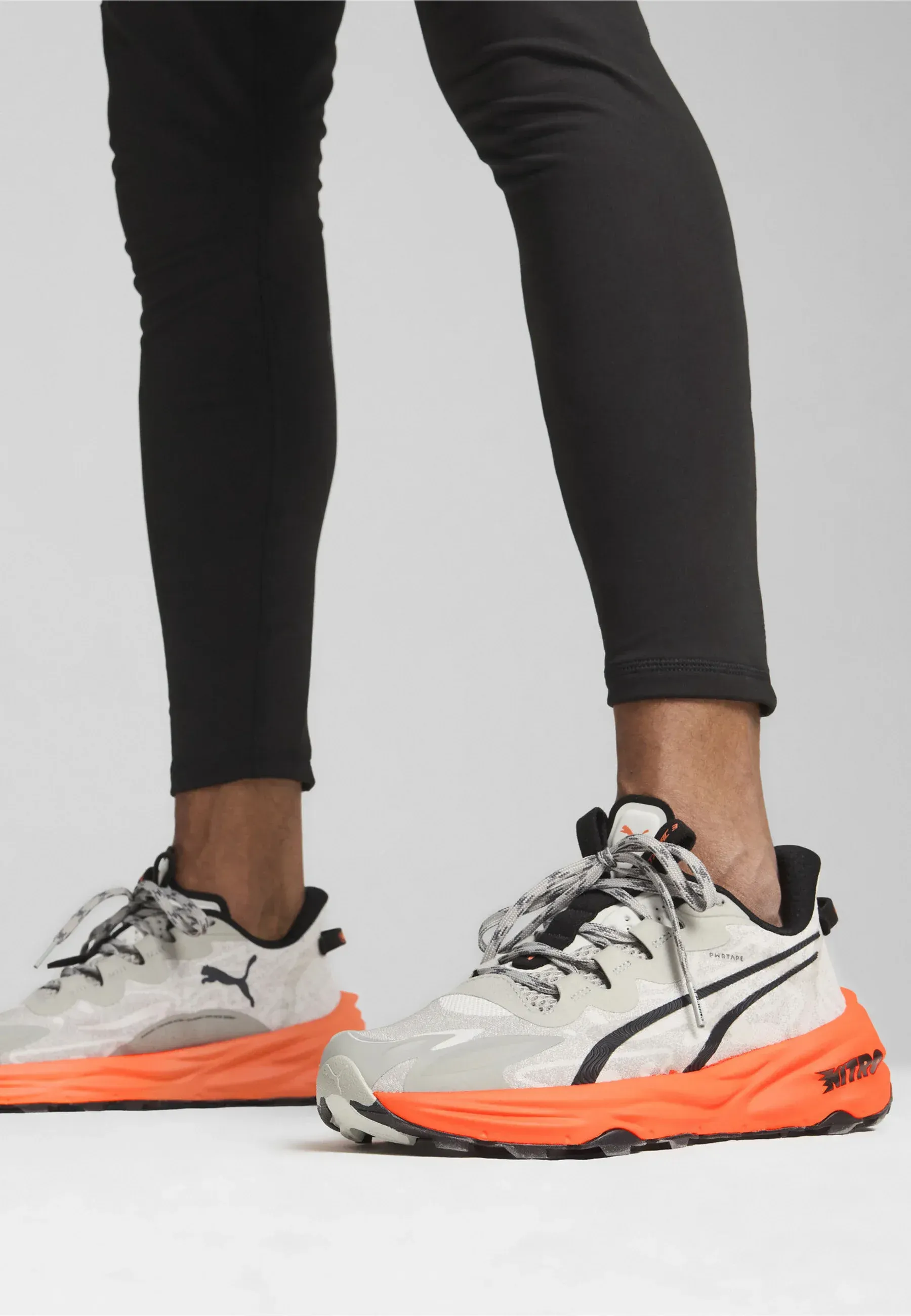 Фото № 1 с приближением к товару «‎Road running shoes»