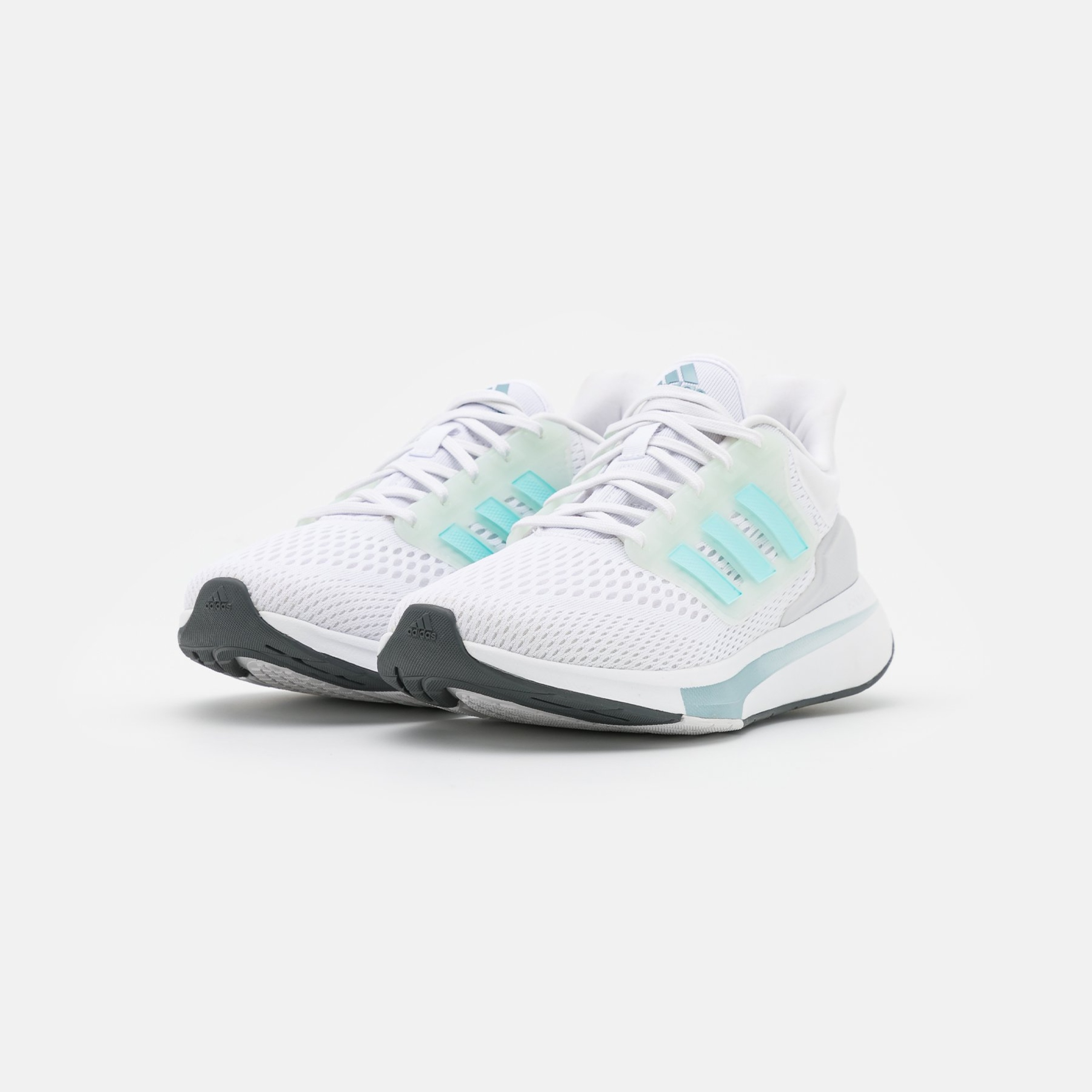 Фото № 2 с приближением к товару «‎Adidas»