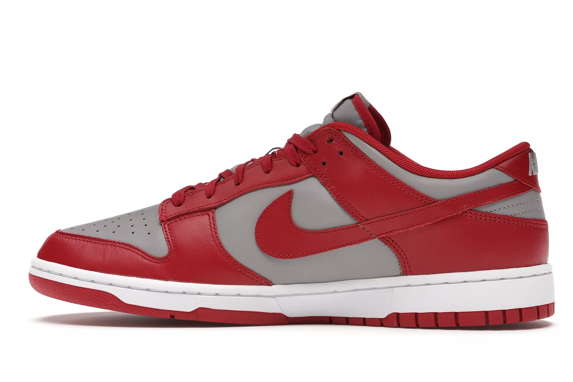 Фото № 3 с приближением к товару «‎Nike Dunk Low Retro Medium Grey Varsity Red UNLV (2021)»