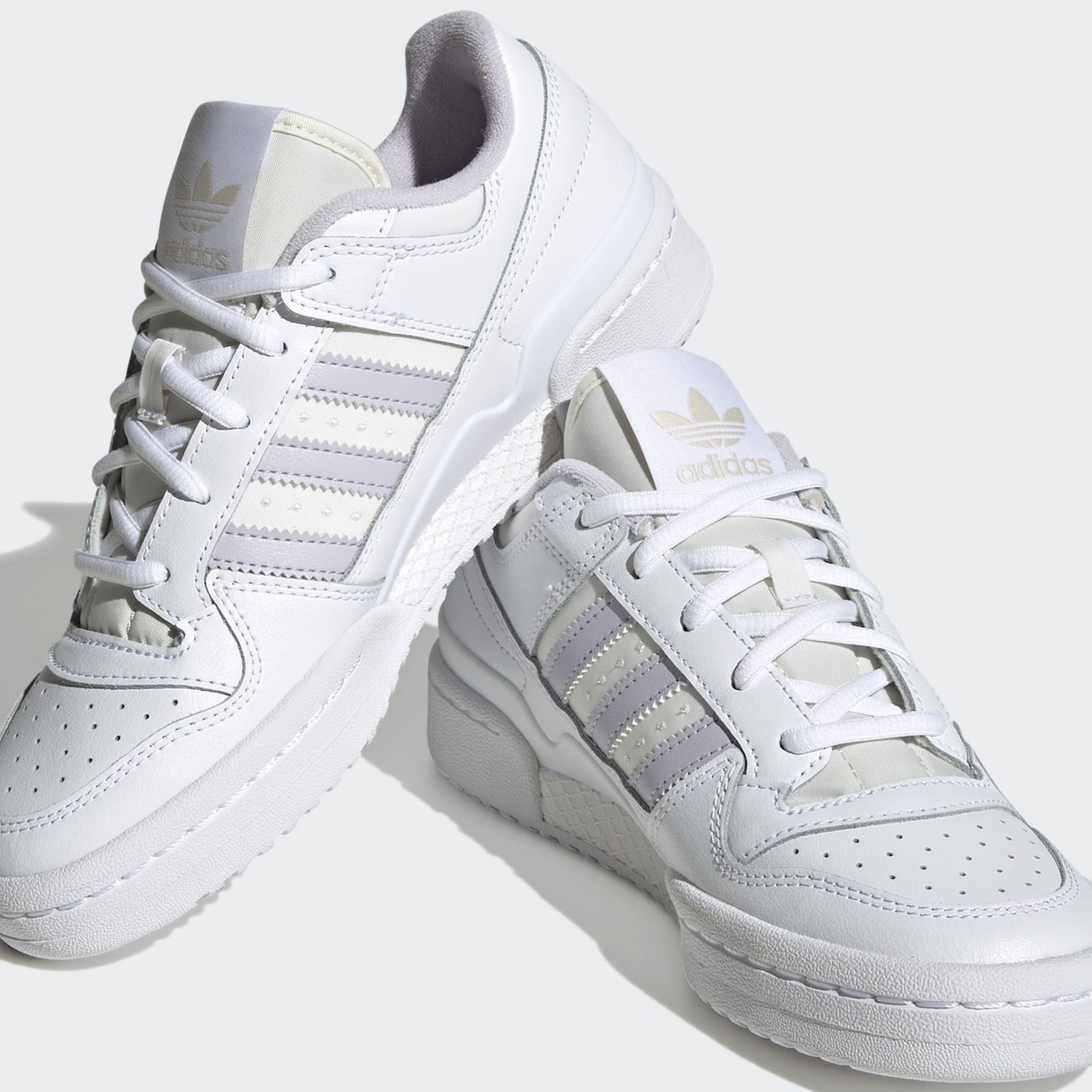 Фото № 2 с приближением к товару «‎Adidas Forum »