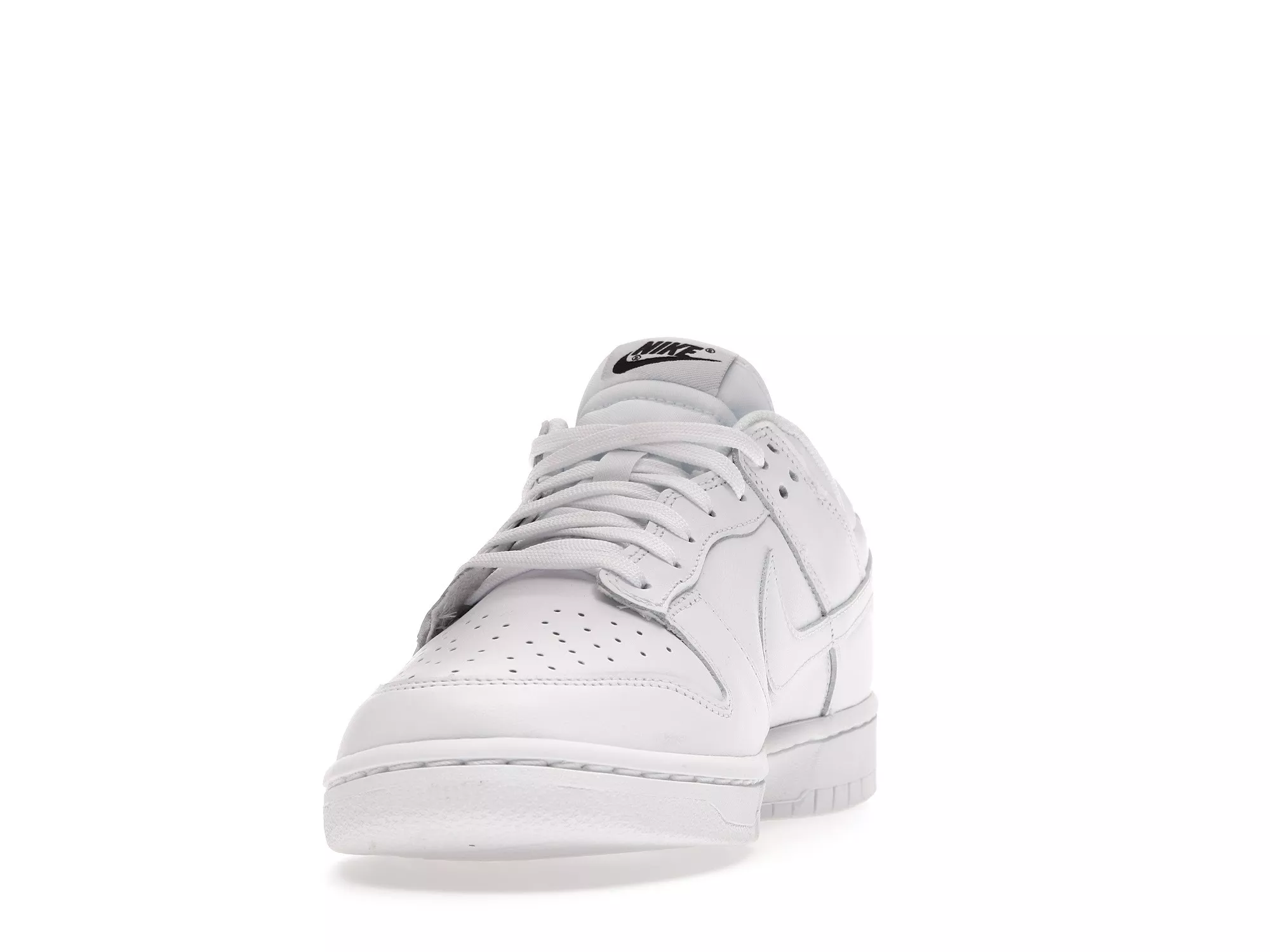 Фото № 4 с приближением к товару «‎Nike Dunk Low Triple White (2021) »