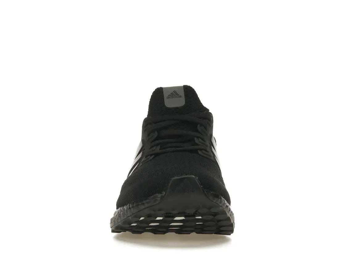 Фото № 2 с приближением к товару «‎adidas Ultra Boost 5.0 DNA Triple Black »