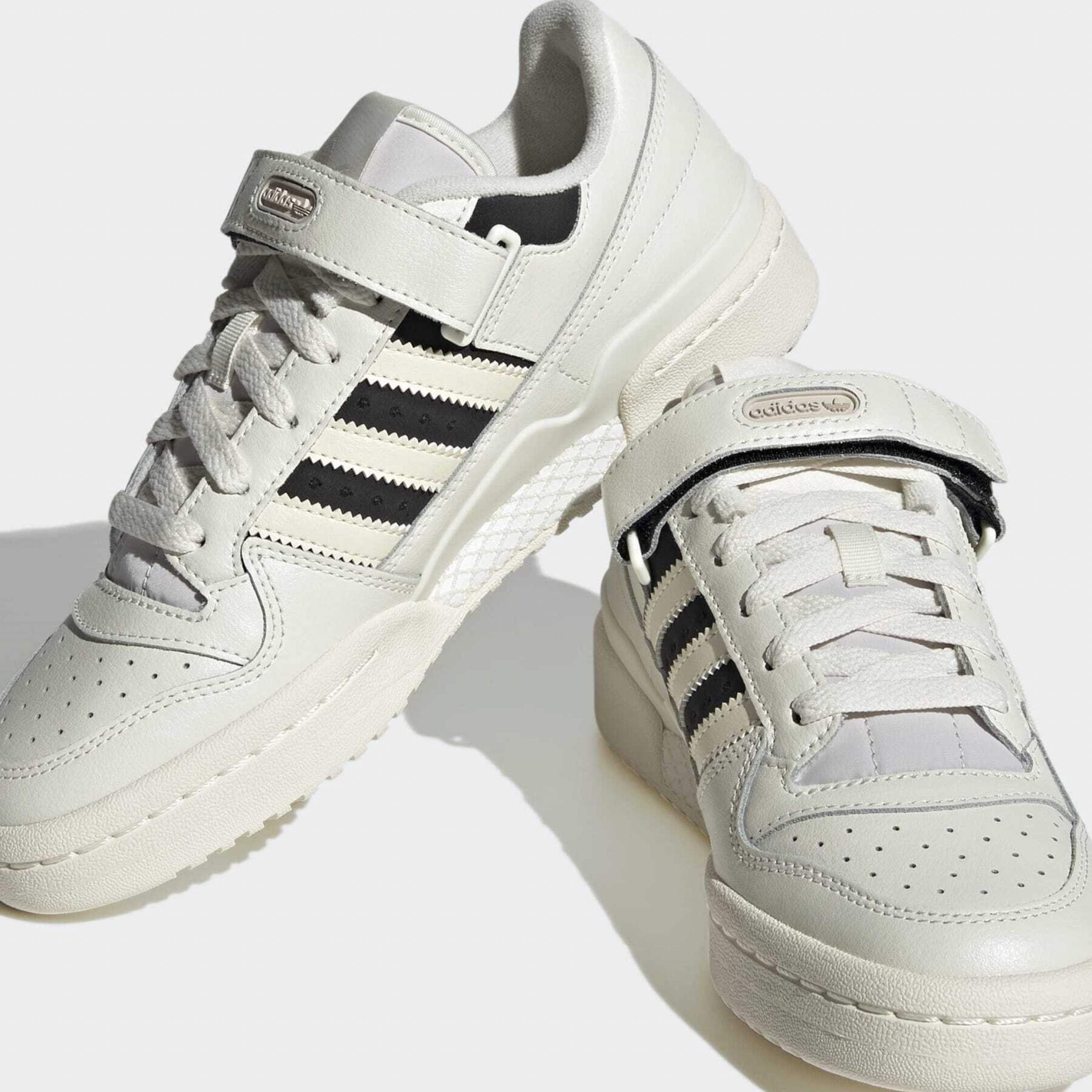 Фото № 4 с приближением к товару «‎Adidas Forum »