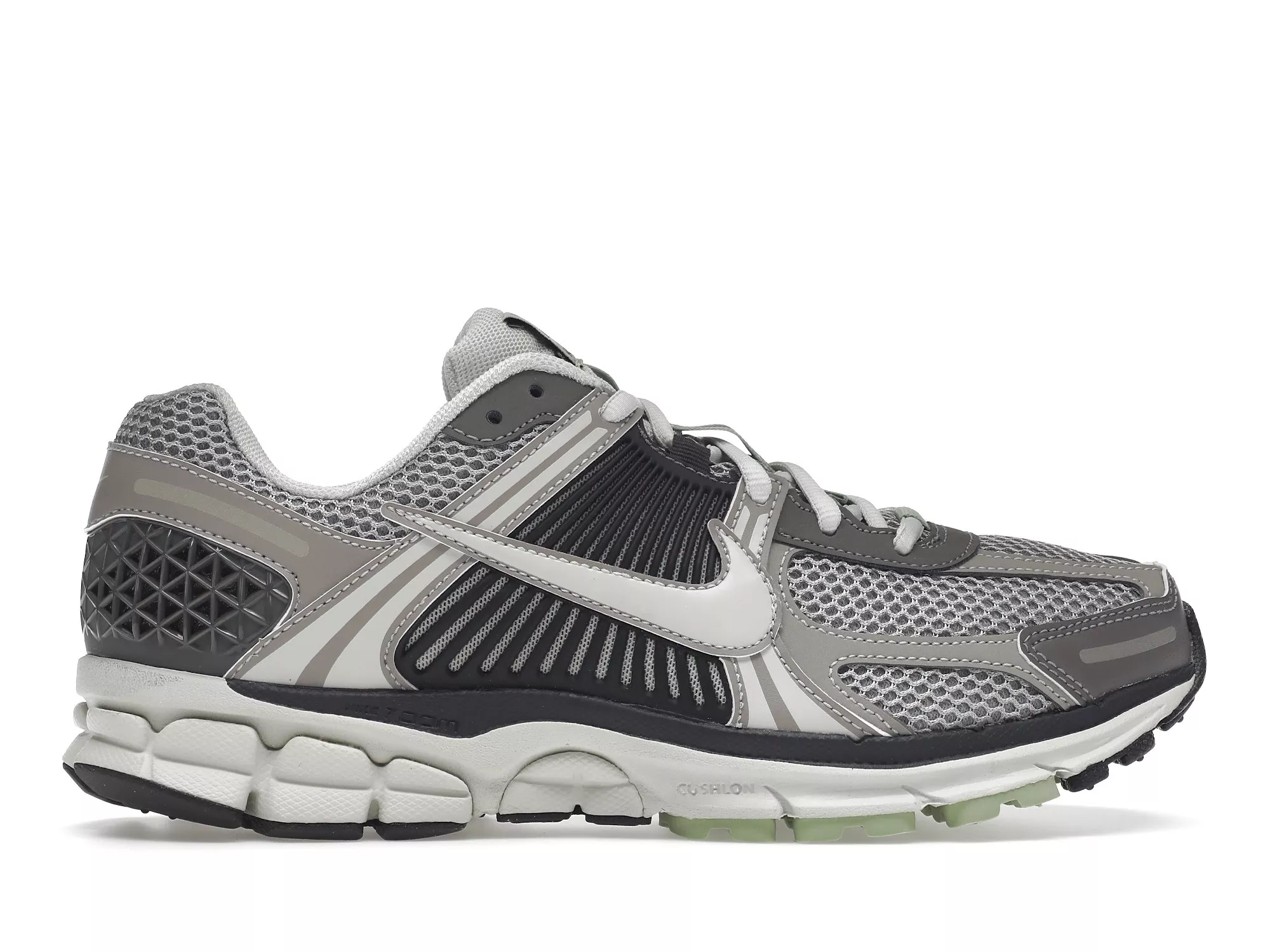 Фото № 1 с приближением к товару «‎Nike Zoom Vomero 5 Cobblestone Flat Pewter »