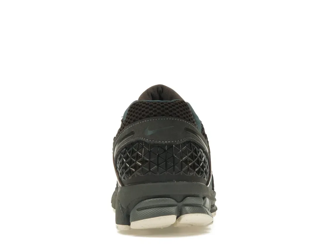 Фото № 4 с приближением к товару «‎Nike Zoom Vomero 5 PRM Velvet Brown Medium Ash»