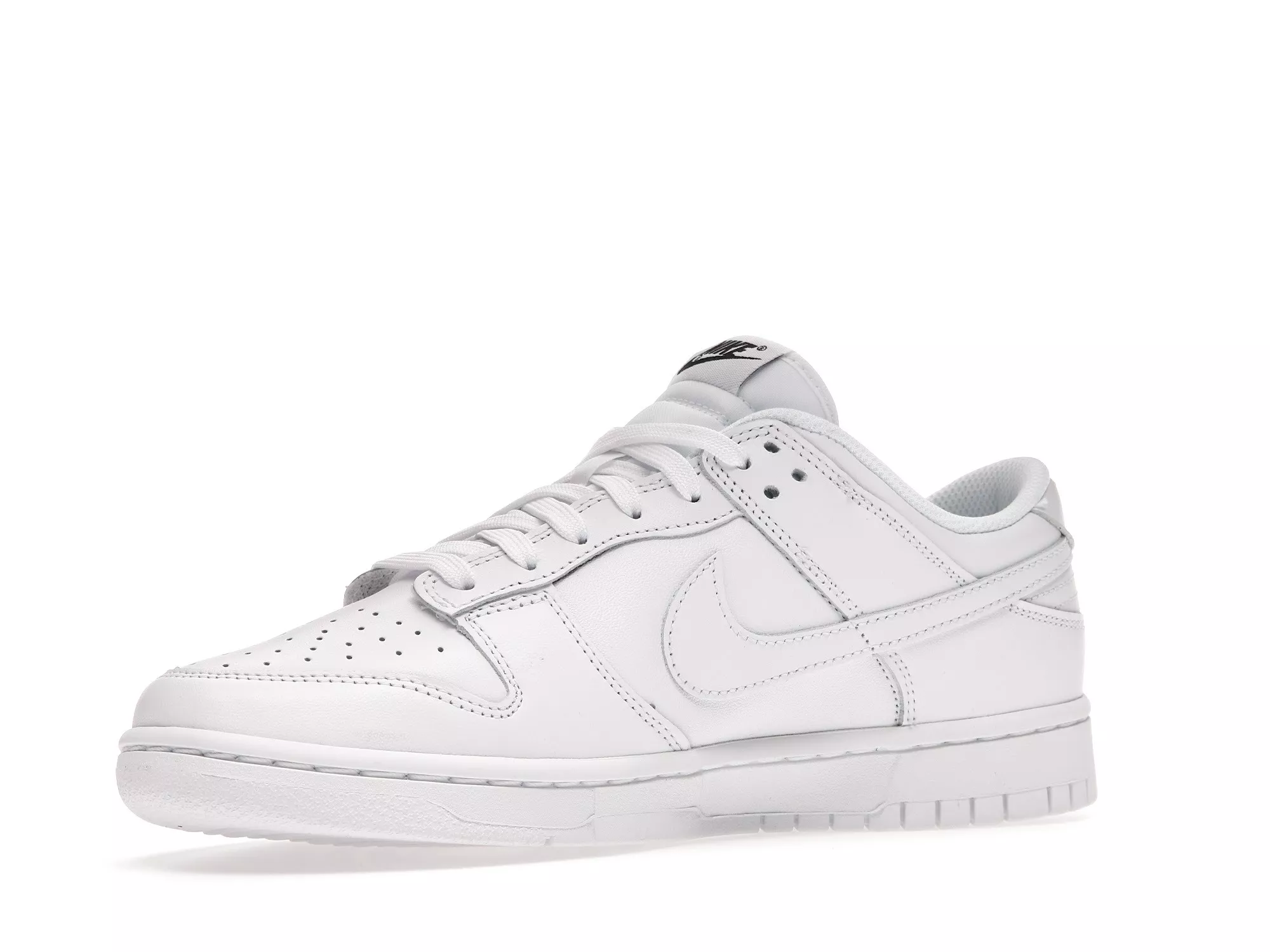 Фото № 2 с приближением к товару «‎Nike Dunk Low Triple White (2021) »