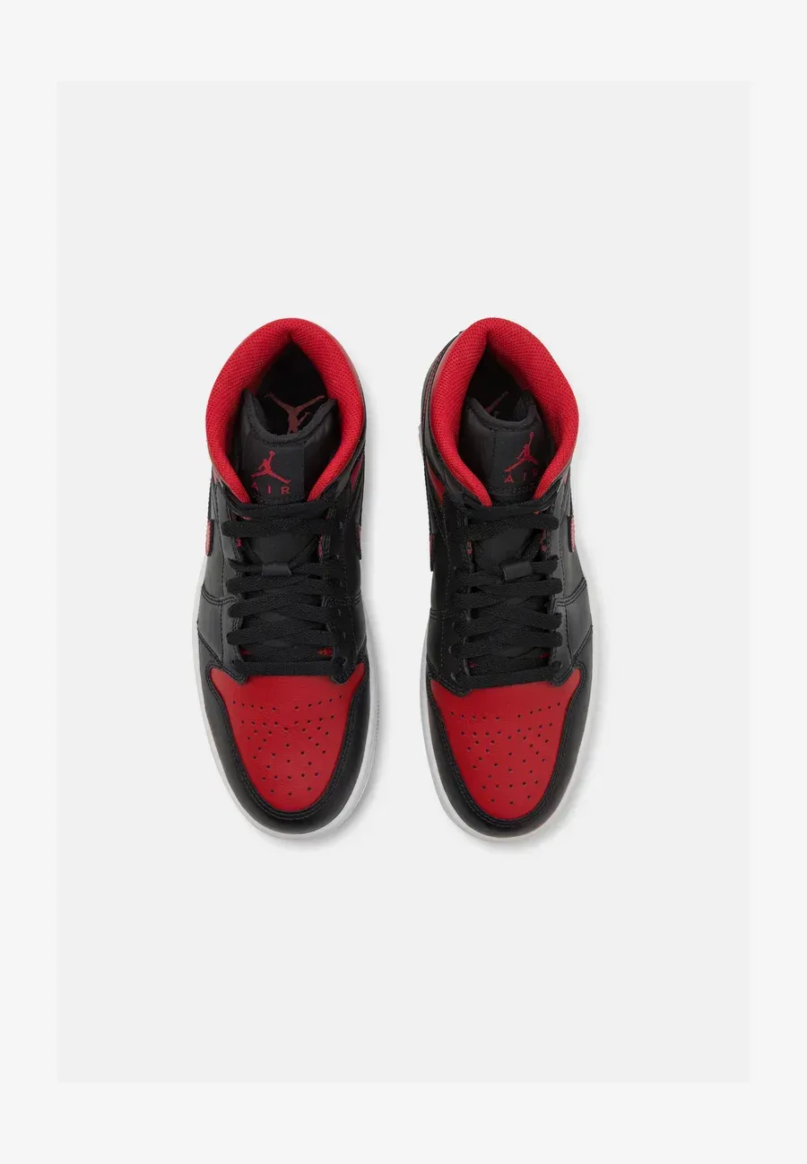 Фото № 4 с приближением к товару «‎AIR JORDAN 1 MID»