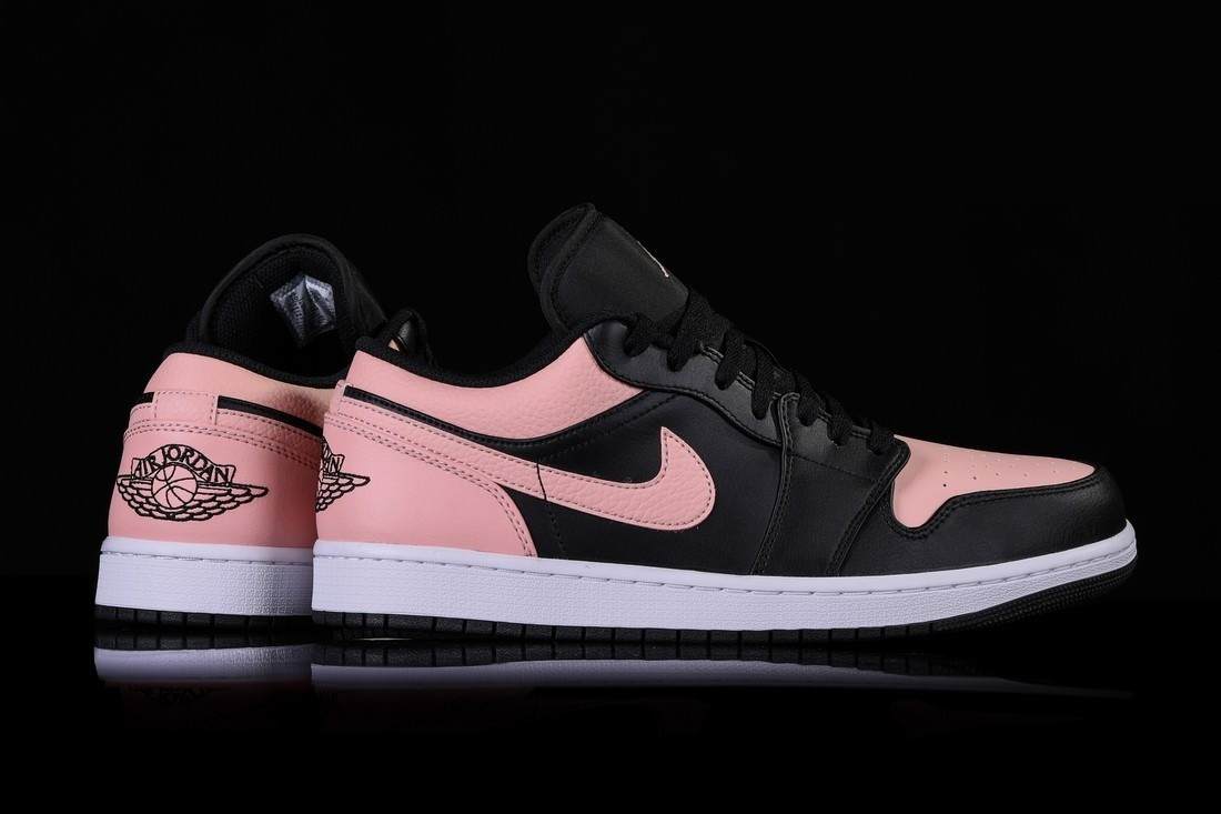 Фото № 3 с приближением к товару «‎Nike Air Jordan 1 Retro Crimson Tint »