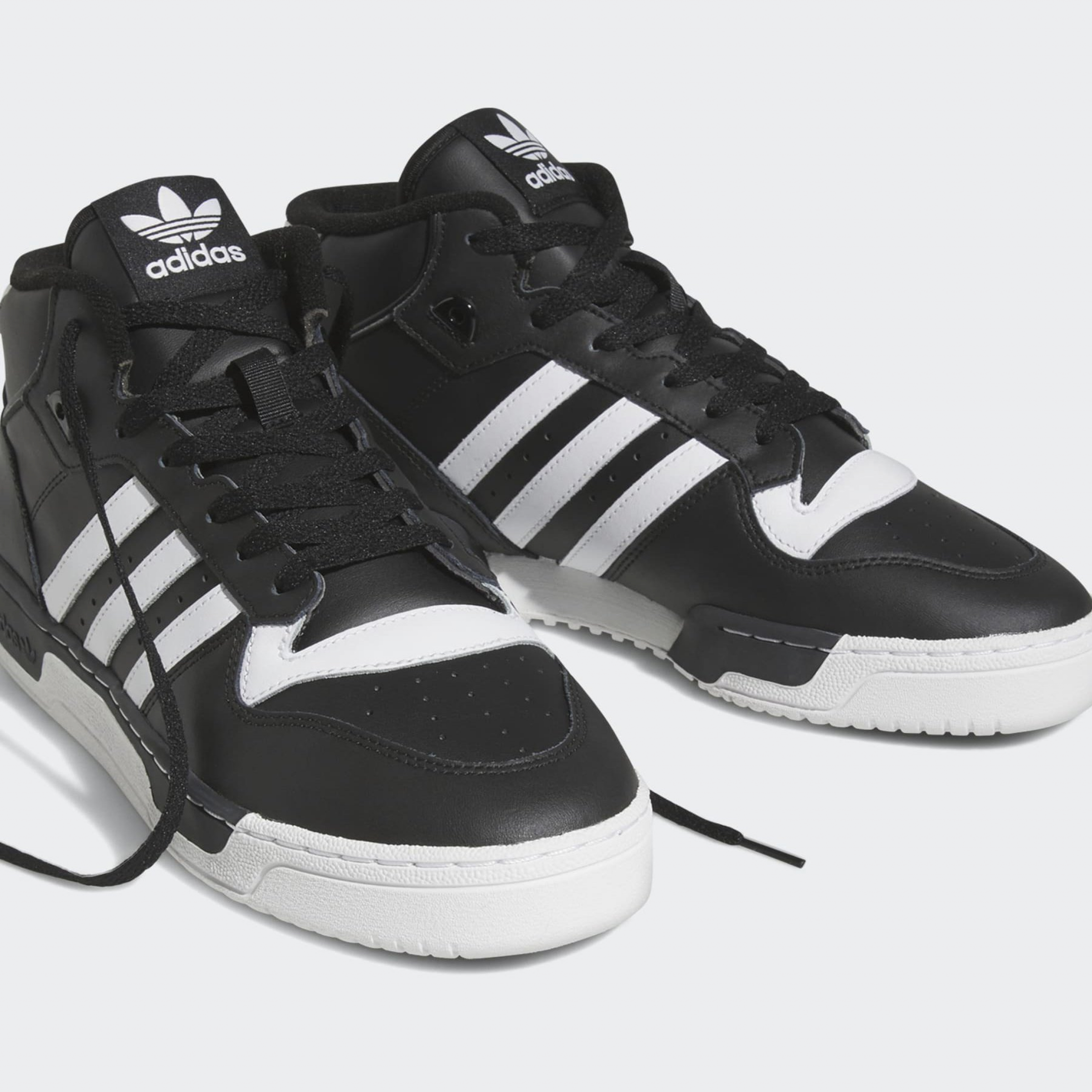 Фото № 2 с приближением к товару «‎Adidas Rivalry »