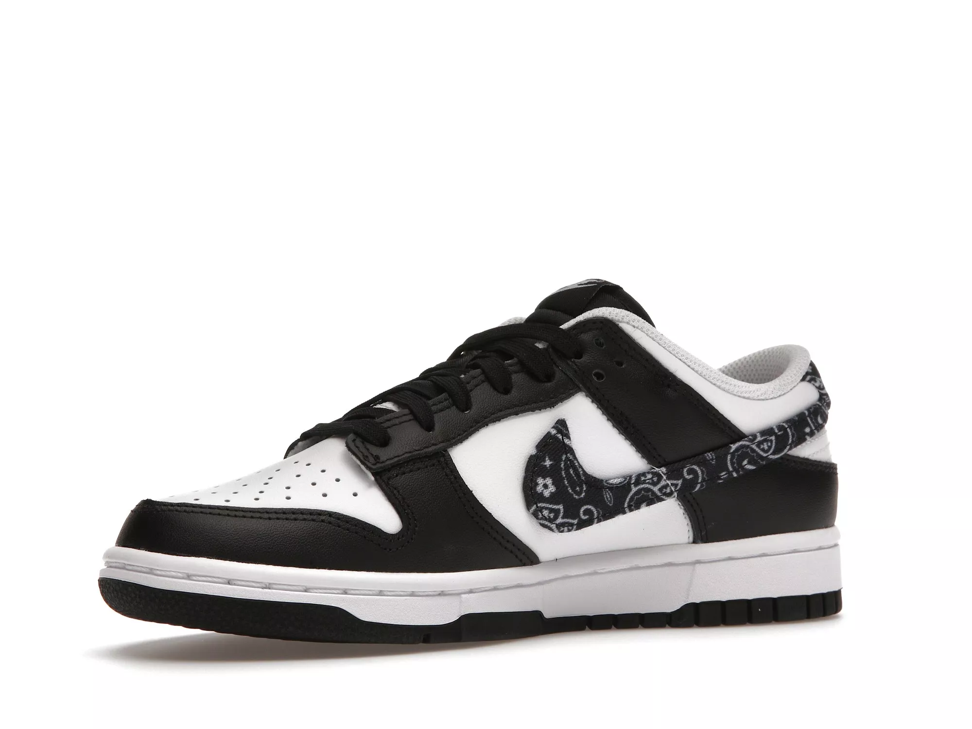 Фото № 1 с приближением к товару «‎Nike Dunk Low Essential Paisley Pack Black »