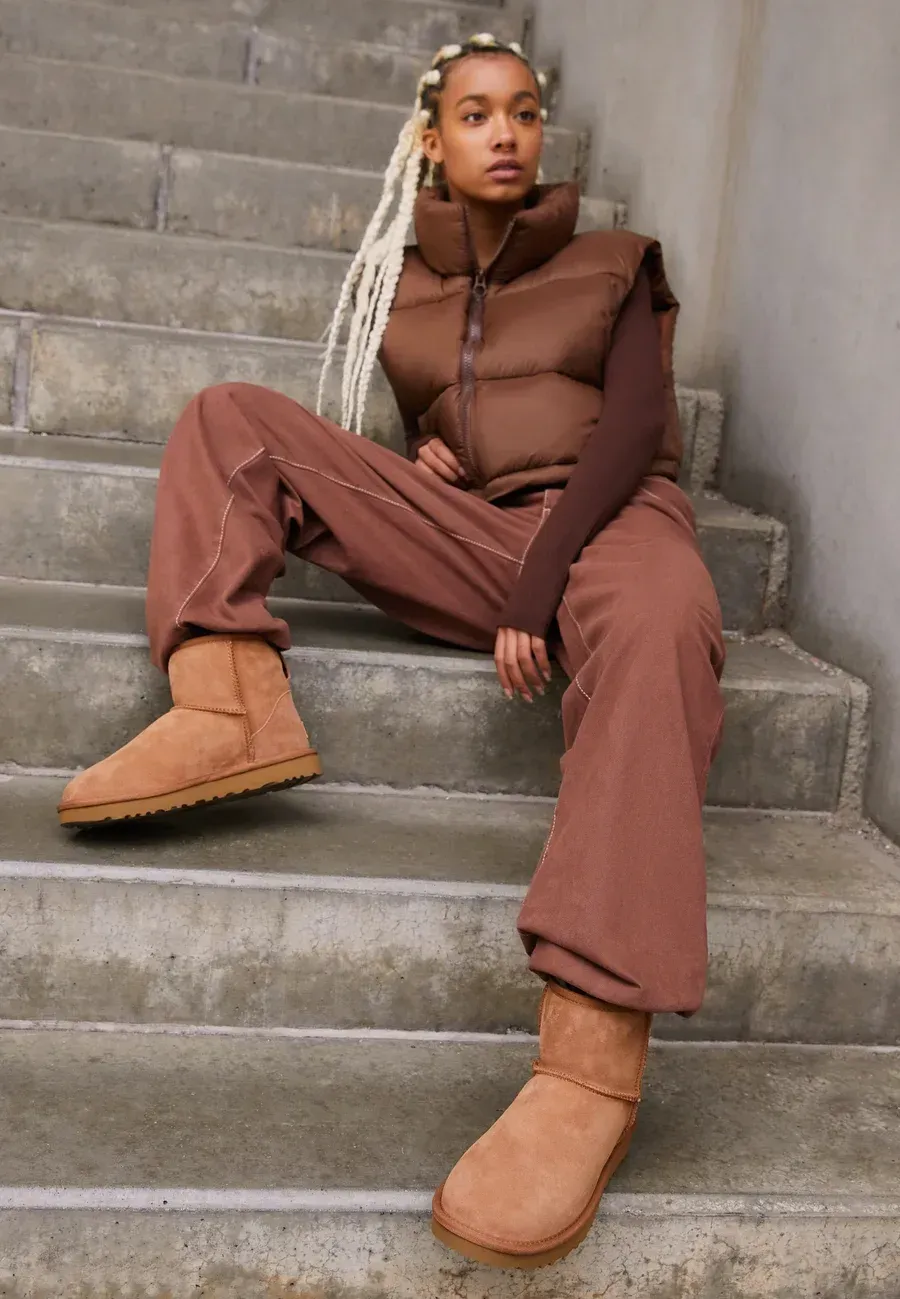 Фото № 1 с приближением к товару «‎CLASSIC MINI II»