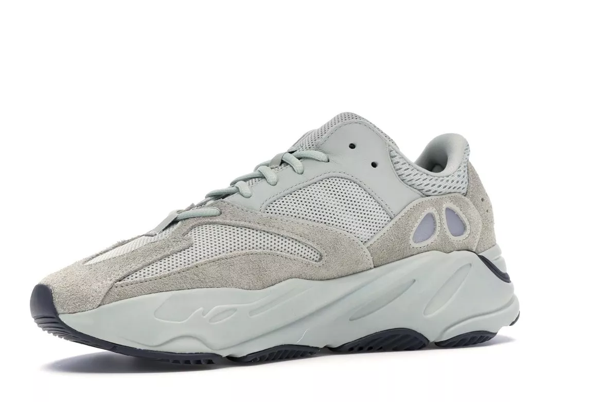 Фото № 2 с приближением к товару «‎adidas Yeezy Boost 700 Salt»