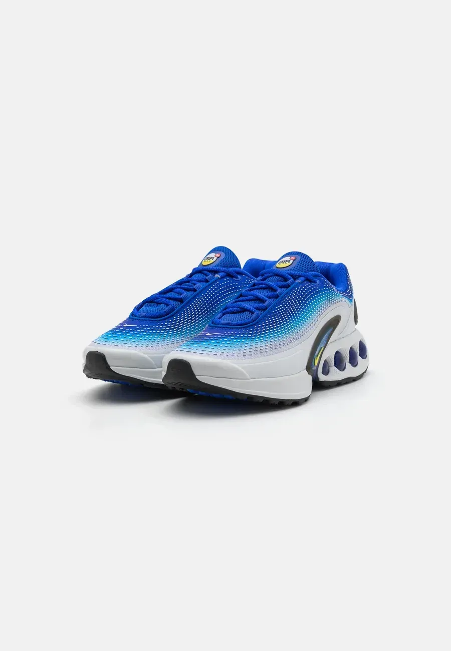 Фото № 4 с приближением к товару «‎AIR MAX DN »