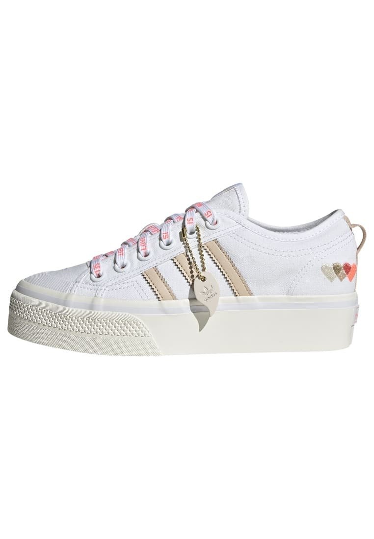 Фото № 1 с приближением к товару «‎Adidas Nizza »