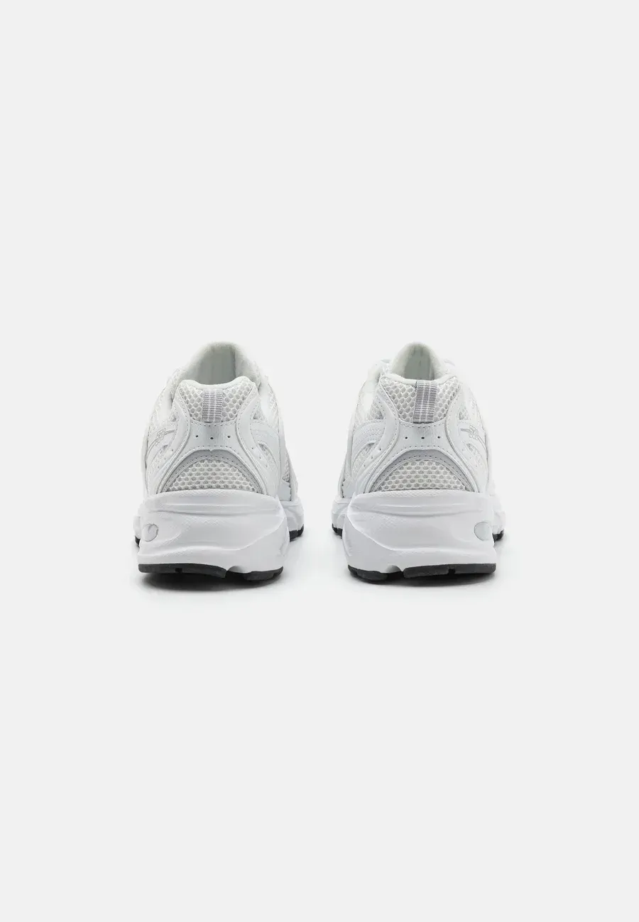 Фото № 3 с приближением к товару «‎U530 UNISEX»