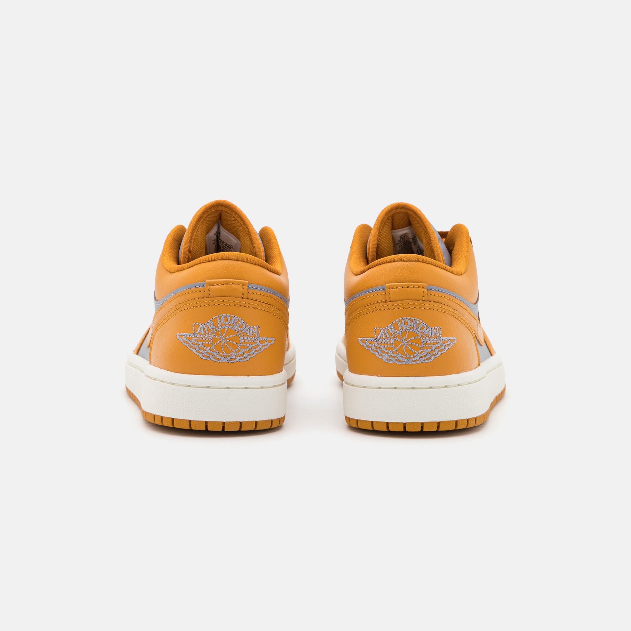 Фото № 4 с приближением к товару «‎Jordan Wmns Air 1 »