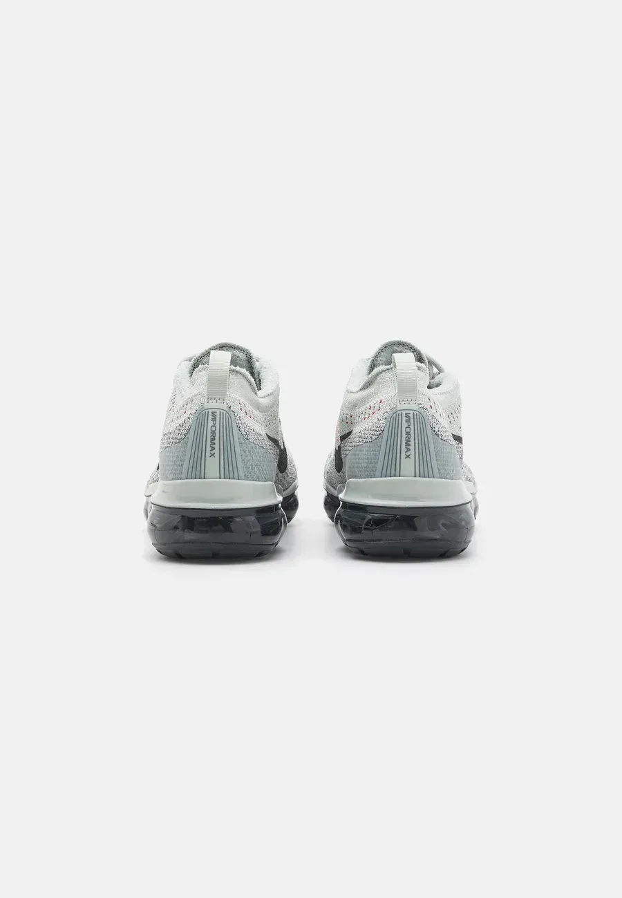 Фото № 3 с приближением к товару «‎AIR VAPORMAX 2023»