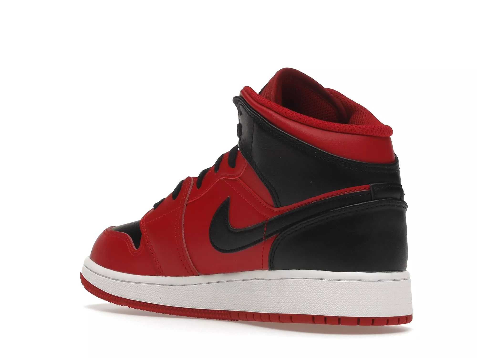 Фото № 6 с приближением к товару «‎Jordan 1 Mid Reverse Bred (2021) »