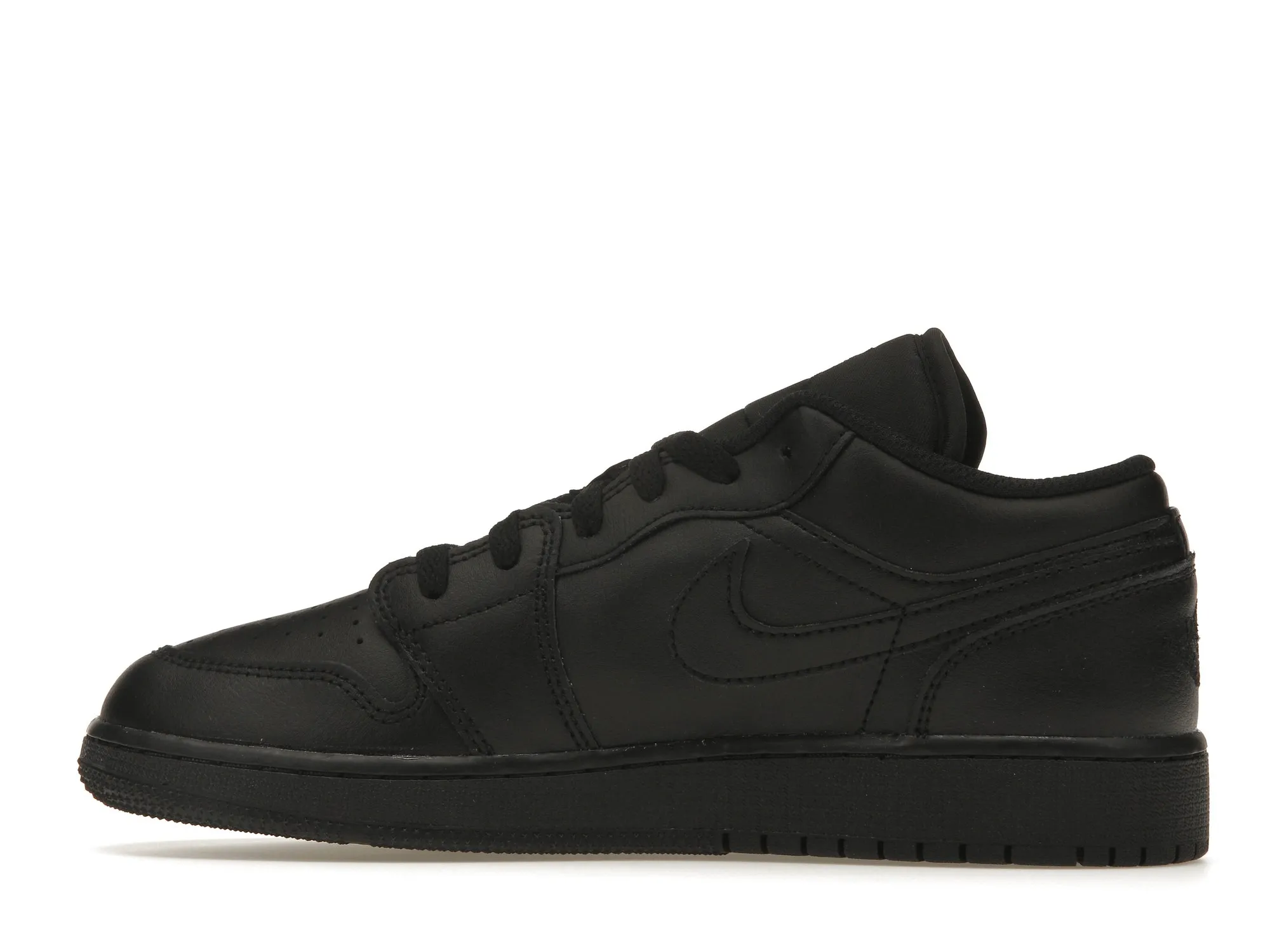 Фото № 5 с приближением к товару «‎Jordan 1 Low Triple Black (2022) »